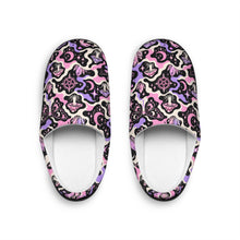 画像をギャラリービューアに読み込む, TRIPPY WITCHY MUSHROOM LIL BRUH GWOP® LAVENDER CAMO 2026 UNISEX INDOOR SLIPPERS